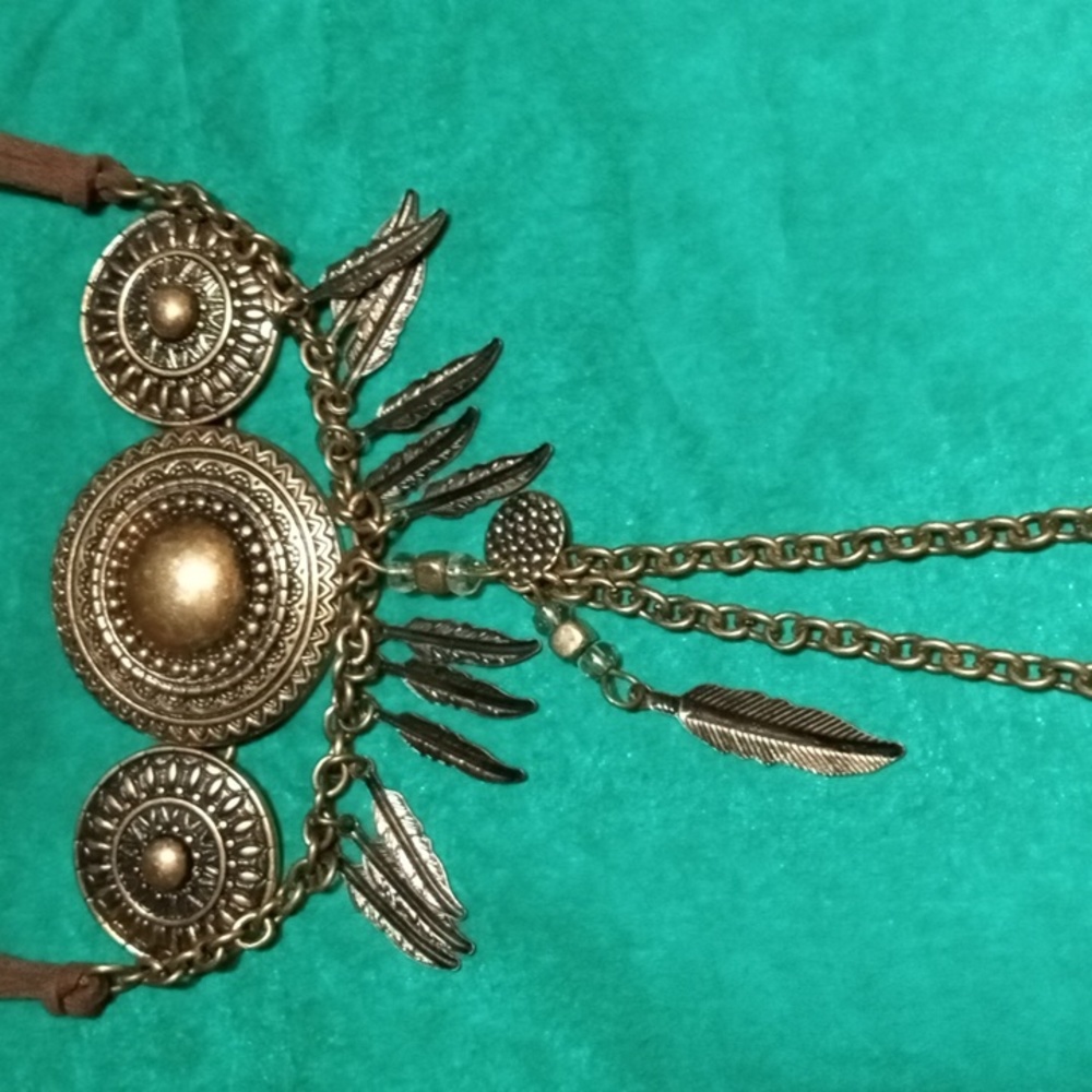 Arras Creations back upper arm bracelet with feathers and brown suede. (sku120).